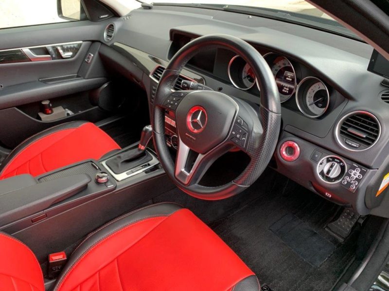 メルセデス・ベンツ C180 ワゴン AMG ワイドボディ 純正ブラックホイール レッドコンビシート画像3