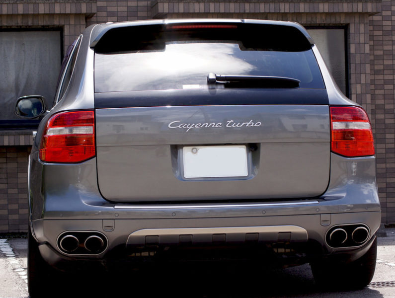 ポルシェカイエンターボディーラー車画像1