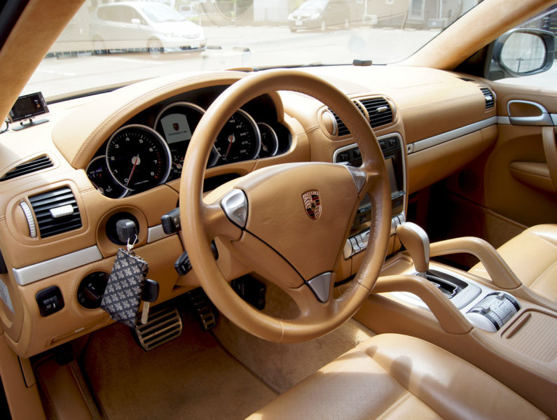 ポルシェカイエンターボディーラー車画像2