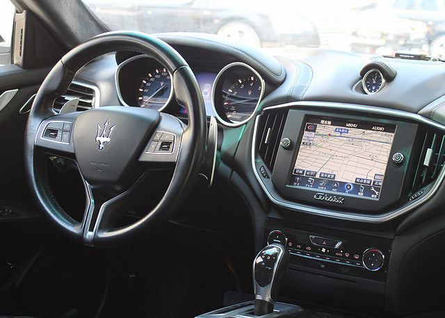 マセラティ ギブリ S/ホワイト画像4