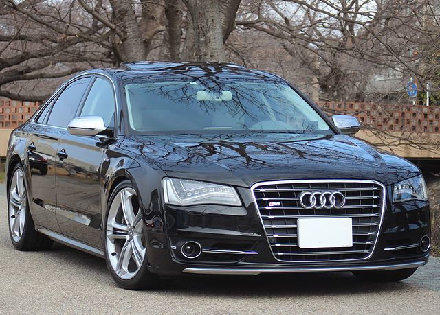 アウディ S8 プレセンスPKG/ブラック/左ハンドル/本革/純正HDDナビ/地デジ/SR/純正21AW画像4