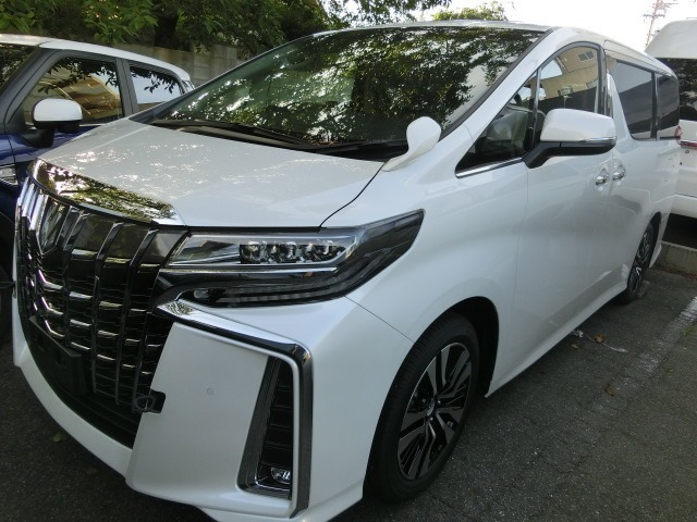 アルファード画像0