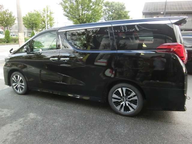 アルファード画像3