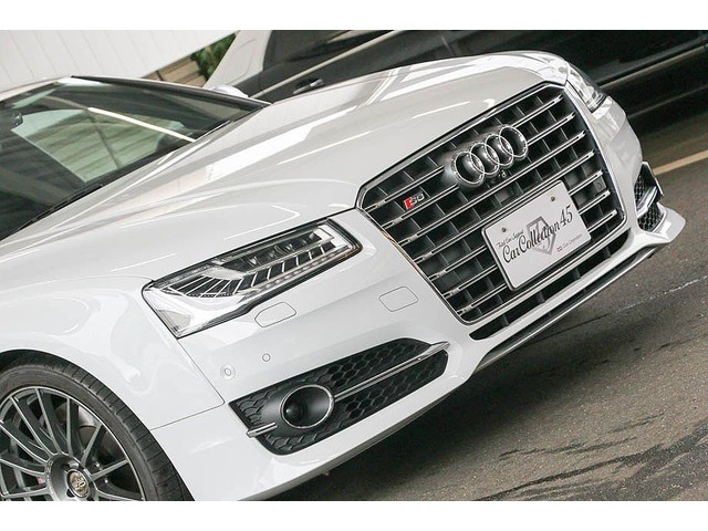 アウディ S8 TFSIクワトロ☆Audiプレセンスパッケージ☆OZ21inAW☆サンルーフ☆黒革☆ACC☆全方位カメラ画像1
