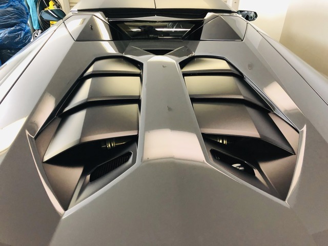 ランボルギーニ アヴェンタドールロードスター画像1