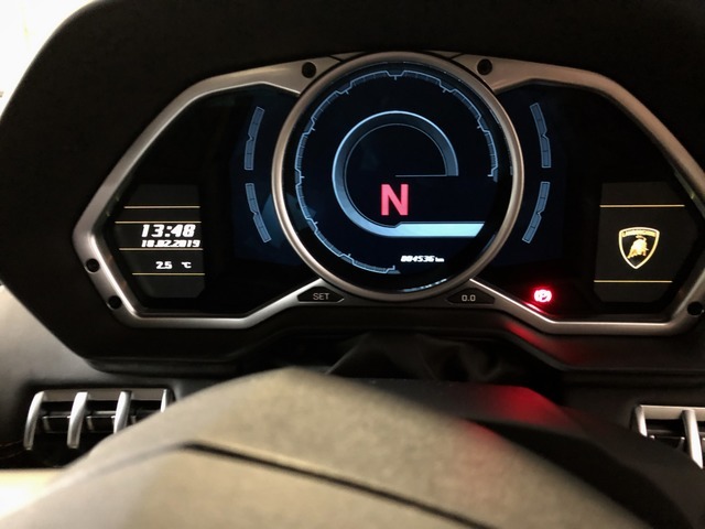 ランボルギーニ アヴェンタドールロードスター画像6