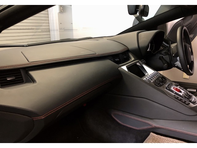 ランボルギーニ アヴェンタドールロードスター画像3