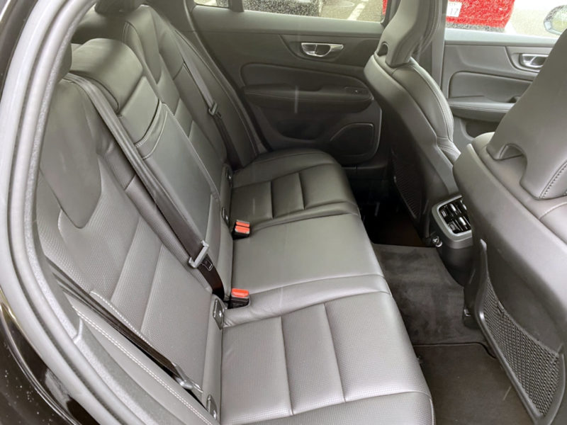 ボルボV60 T5インスクリプション★新車同様★走行0.6万k★フルオプ★黒本革★ハイグレード★LED★国内最安値画像13