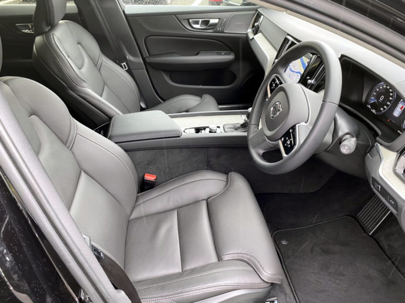 ボルボV60 T5インスクリプション★新車同様★走行0.6万k★フルオプ★黒本革★ハイグレード★LED★国内最安値画像14