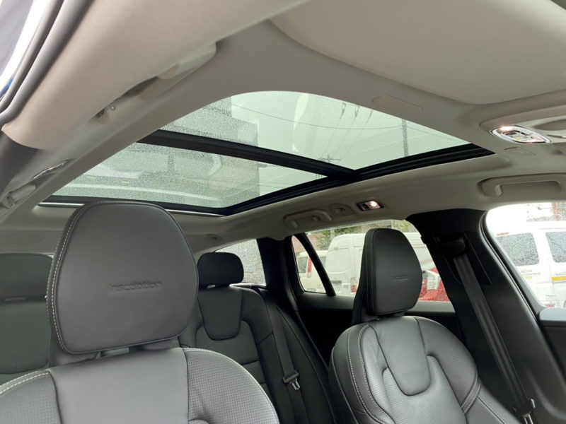 ボルボV60 T5インスクリプション★新車同様★走行0.6万k★フルオプ★黒本革★ハイグレード★LED★国内最安値画像12