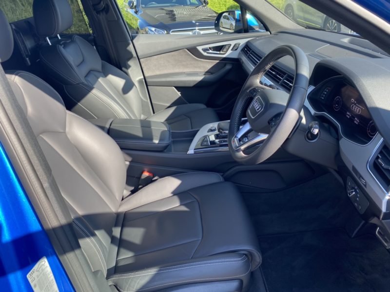 アウディQ7 3.0TFSIクワトロ アダプティブエアサスサスペンション仕様Sラインパッケージ ★極上車 ★人気の法人車★大人気★LED★後席モニター★ワンオーナー★特別仕様車★車検ロング★国内最安値画像14