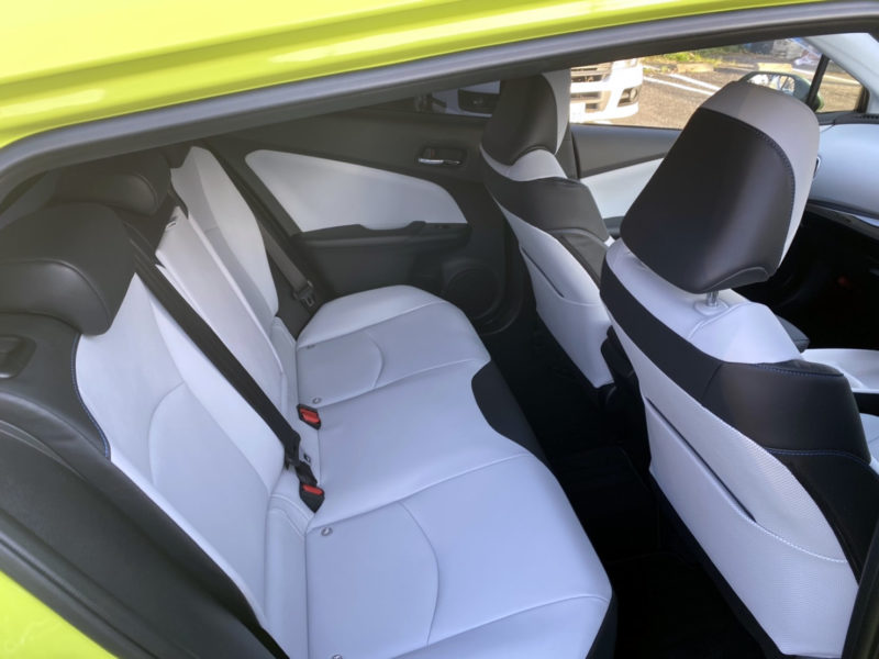 プリウスA ツーリングセレクション★大人気★税金完納★超極上車★走行0.6万k ★ボディーカバー保管★フルオプ★国内最安値画像9