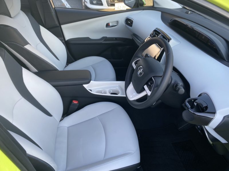 プリウスA ツーリングセレクション★大人気★税金完納★超極上車★走行0.6万k ★ボディーカバー保管★フルオプ★国内最安値画像10