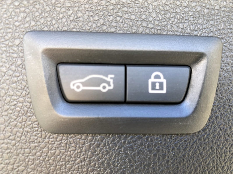 BMW318iツーリングワゴンMスポーツ★走行0.7万k ★超極上★車検ロング★税金完納★LED★Mスポ★装備充実★コーティング済★新車並の輝き★国内最安値画像16