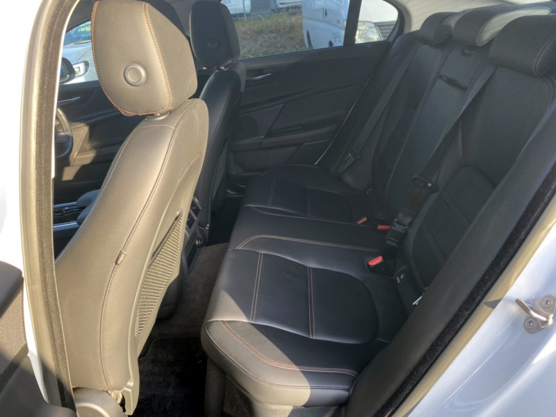 ジャガーXE 2.0t プレステージ★極良極美★車検ロング★走行1.8万k ★ディーラー認定中古車★装備充実★国内最安値画像10