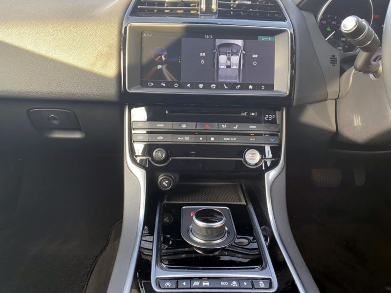 ジャガーXE 2.0t プレステージ★極良極美★車検ロング★走行1.8万k ★ディーラー認定中古車★装備充実★国内最安値画像13