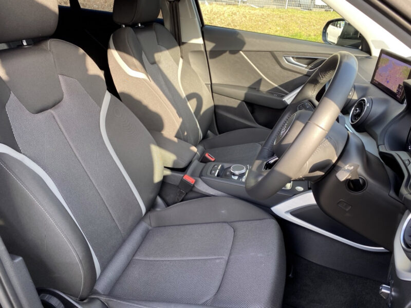 アウディQ2 30TFSIスポーツ★新車並★極良極美★フルオプ★車検ロング★国内最安値画像10