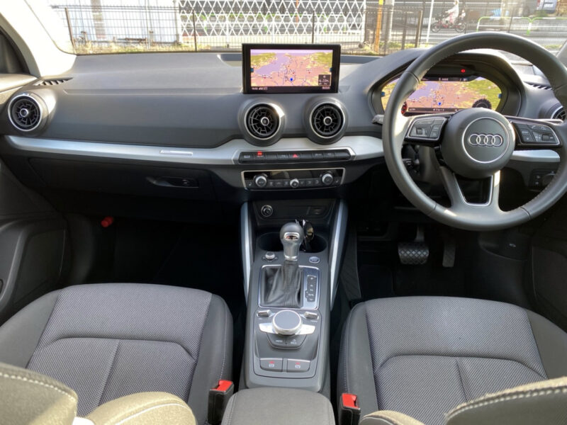 アウディQ2 30TFSIスポーツ★新車並★極良極美★フルオプ★車検ロング★国内最安値画像12