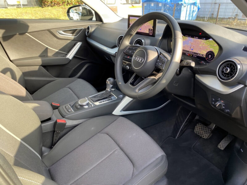 アウディQ2 30TFSIスポーツ★新車並★極良極美★フルオプ★車検ロング★国内最安値画像15