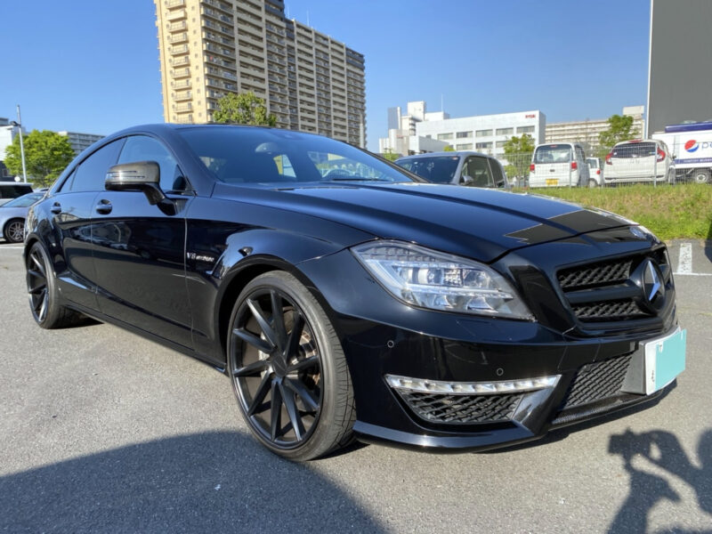 AMG CLS63 ★カーボンスポイラー ★カーボンリアスポイラー ★カーボンサイドミラー ★VOSSEN20インチ60万以上 ★スモークテール ★サンルーフ ★カスタム多数 ★絶好調 ★極上車 ★国内最安値画像2