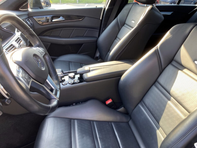 AMG CLS63 ★カーボンスポイラー ★カーボンリアスポイラー ★カーボンサイドミラー ★VOSSEN20インチ60万以上 ★スモークテール ★サンルーフ ★カスタム多数 ★絶好調 ★極上車 ★国内最安値画像13