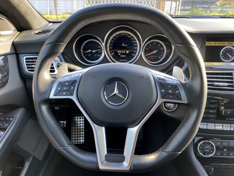 AMG CLS63 ★カーボンスポイラー ★カーボンリアスポイラー ★カーボンサイドミラー ★VOSSEN20インチ60万以上 ★スモークテール ★サンルーフ ★カスタム多数 ★絶好調 ★極上車 ★国内最安値画像15