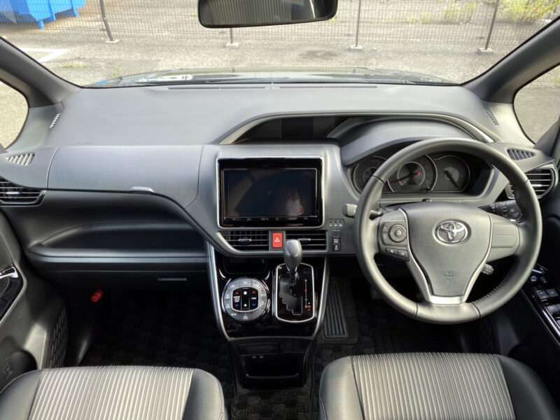 ヴォクシー 2.0 ZS 煌★税金完納★極上車★車検ロング★両側電動スライド★後席モニター★国内最安値画像8