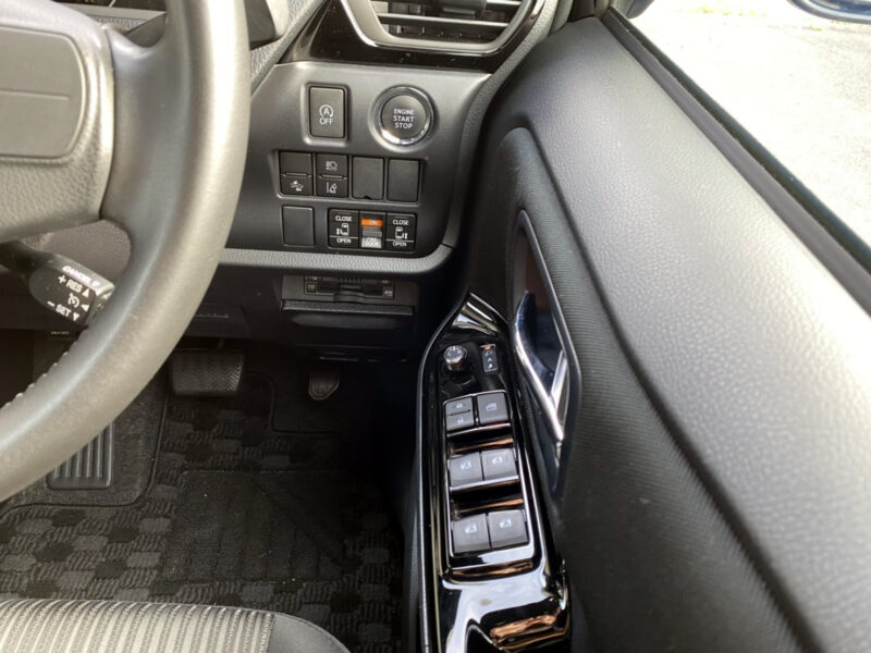 ヴォクシー 2.0 ZS 煌★税金完納★極上車★車検ロング★両側電動スライド★後席モニター★国内最安値画像11