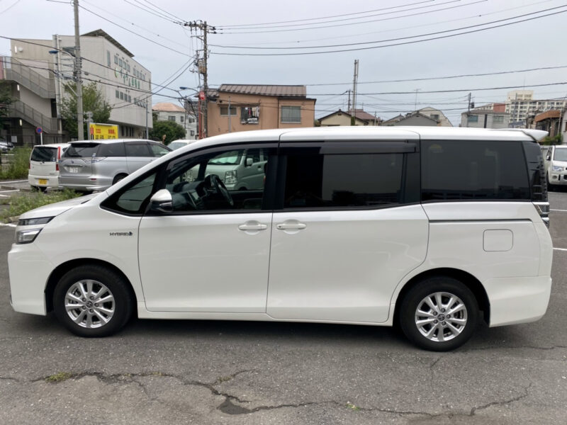 ヴォクシー ハイブリッドX★令和2年式★極上極良★税金完納★両側電動スライド★車検ロング★ドラレコ★大人気ハイブリッド★国内最安値画像7