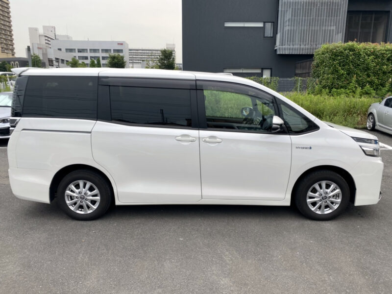 ヴォクシー ハイブリッドX★令和2年式★極上極良★税金完納★両側電動スライド★車検ロング★ドラレコ★大人気ハイブリッド★国内最安値画像8