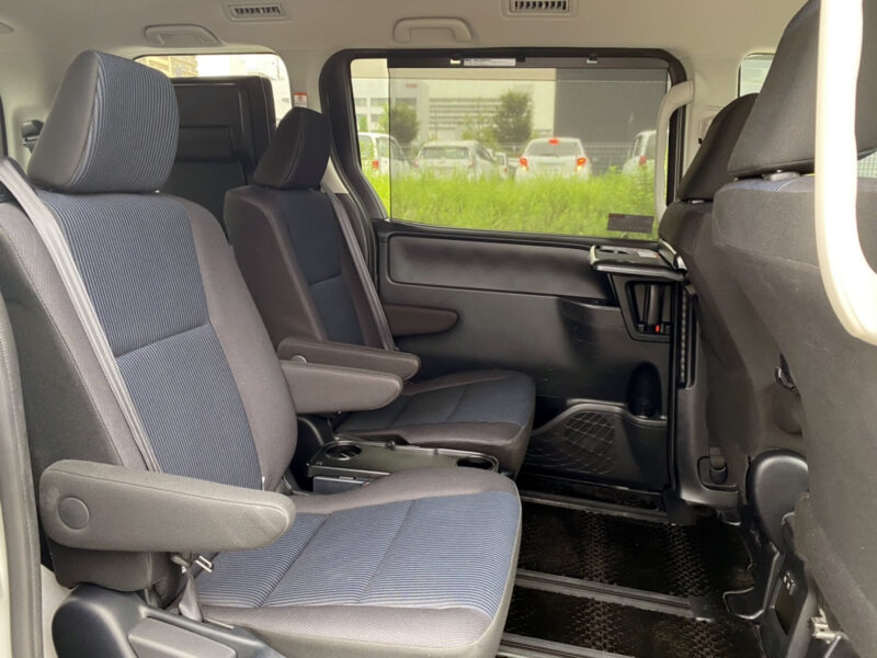 ヴォクシー ハイブリッドX★令和2年式★極上極良★税金完納★両側電動スライド★車検ロング★ドラレコ★大人気ハイブリッド★国内最安値画像10