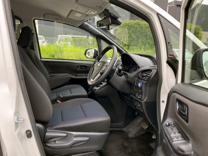 ヴォクシー ハイブリッドX★令和2年式★極上極良★税金完納★両側電動スライド★車検ロング★ドラレコ★大人気ハイブリッド★国内最安値画像11