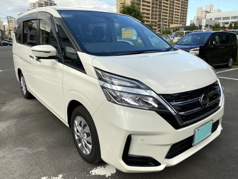 セレナ2.0S★走行0.6万k★絶好調★サイドカメラ★バックカメラ★税金完納★車検ロング★国内最安値画像1