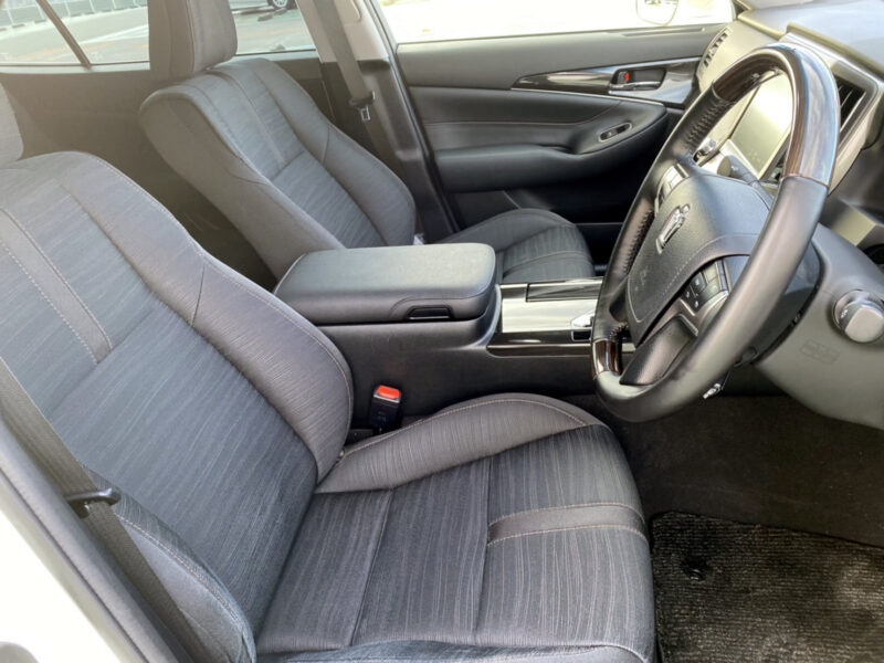 クラウンアスリート ハイブリッド2.5S ブラックスタイル★TRDフルエアロ★ウッドステアリング★ディーラー認定中古車★極良極美★新品タイヤ★ドラレコ★大人気セダン★激安画像8