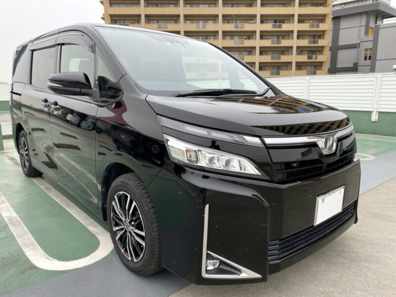 ヴォクシー 2.0 V★税金完納★アルパイン11ナビ★アルパイン後席モニター★シートヒーター★両側電動スライド★タイヤばり山★社外アルミ★大人気★国内最安値画像1