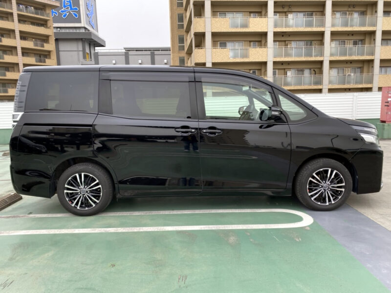 ヴォクシー 2.0 V★税金完納★アルパイン11ナビ★アルパイン後席モニター★シートヒーター★両側電動スライド★タイヤばり山★社外アルミ★大人気★国内最安値画像5