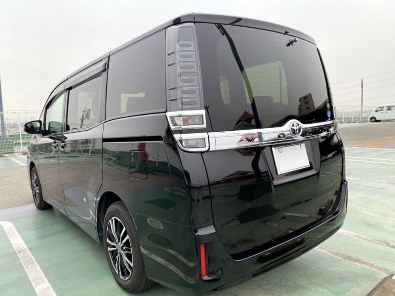 ヴォクシー 2.0 V★税金完納★アルパイン11ナビ★アルパイン後席モニター★シートヒーター★両側電動スライド★タイヤばり山★社外アルミ★大人気★国内最安値画像7