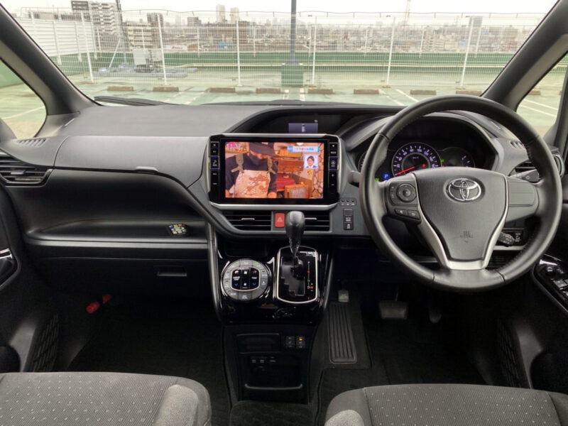 ヴォクシー 2.0 V★税金完納★アルパイン11ナビ★アルパイン後席モニター★シートヒーター★両側電動スライド★タイヤばり山★社外アルミ★大人気★国内最安値画像13