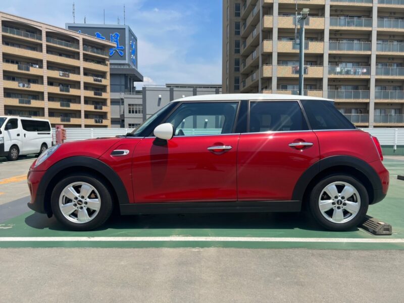 ミニ クーパーD 5ドア セブン ★極良極美 ★税金完納 ★ディーゼル ★禁煙車 ★国内最安値画像3