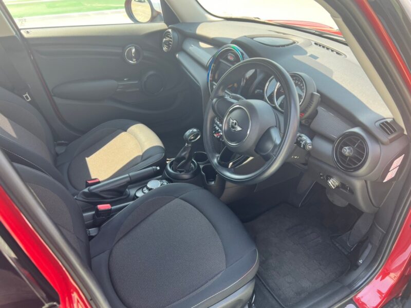 ミニ クーパーD 5ドア セブン ★極良極美 ★税金完納 ★ディーゼル ★禁煙車 ★国内最安値画像8