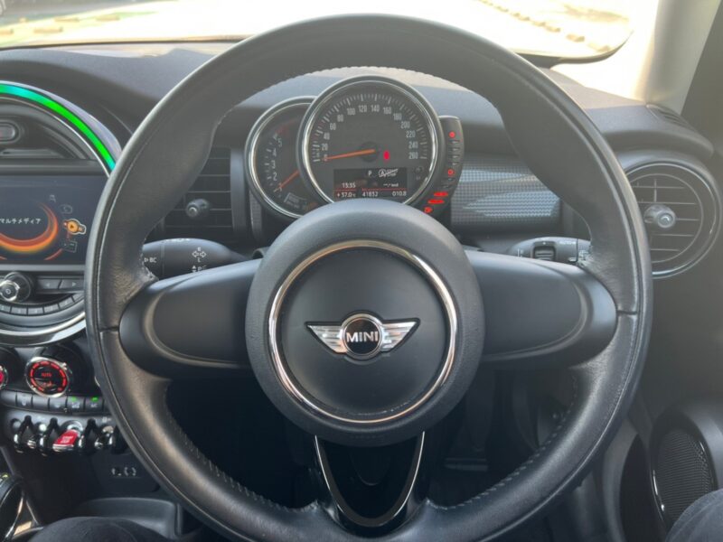 ミニ クーパーD 5ドア セブン ★極良極美 ★税金完納 ★ディーゼル ★禁煙車 ★国内最安値画像9