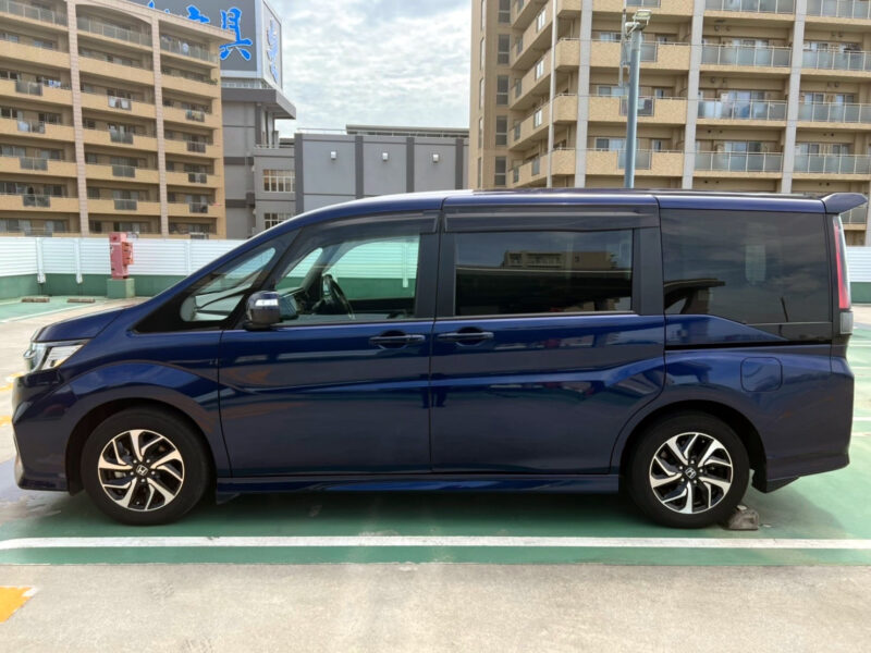 ステップワゴン スパーダ ホンダセンシング ★低走行12,000k ★極上極美 ★両側電動スライド ★7人乗り★国内最安値画像3