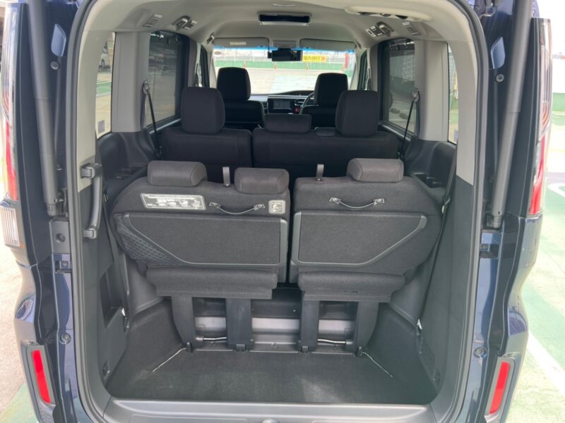 ステップワゴン スパーダ ホンダセンシング ★低走行12,000k ★極上極美 ★両側電動スライド ★7人乗り★国内最安値画像17