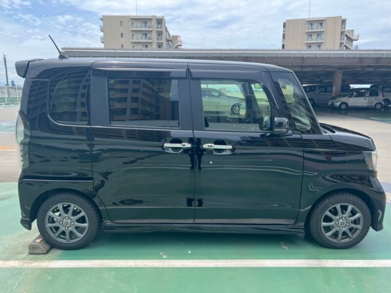 Nボックスカスタム L ★低走行0.9万k ★新車並み ★税金完納 ★片側電動スライド ★バックカメラ ★スタッドレス ★夏タイヤ付き ★大人気 ★国内最安値画像6