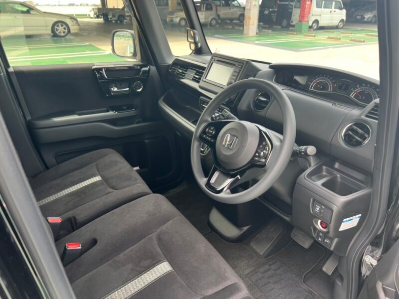 Nボックスカスタム L ★低走行0.9万k ★新車並み ★税金完納 ★片側電動スライド ★バックカメラ ★スタッドレス ★夏タイヤ付き ★大人気 ★国内最安値画像15
