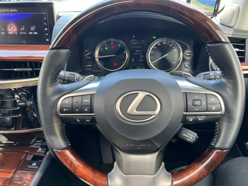 レクサスLX570 4WD★低走行1.6万k★極良極美★絶好調★大迫力★サンルーフ★装備充実★税金完納★国内最安値画像9