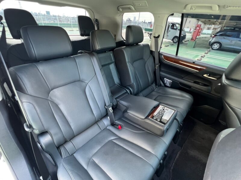 レクサスLX570 4WD★低走行1.6万k★極良極美★絶好調★大迫力★サンルーフ★装備充実★税金完納★国内最安値画像19