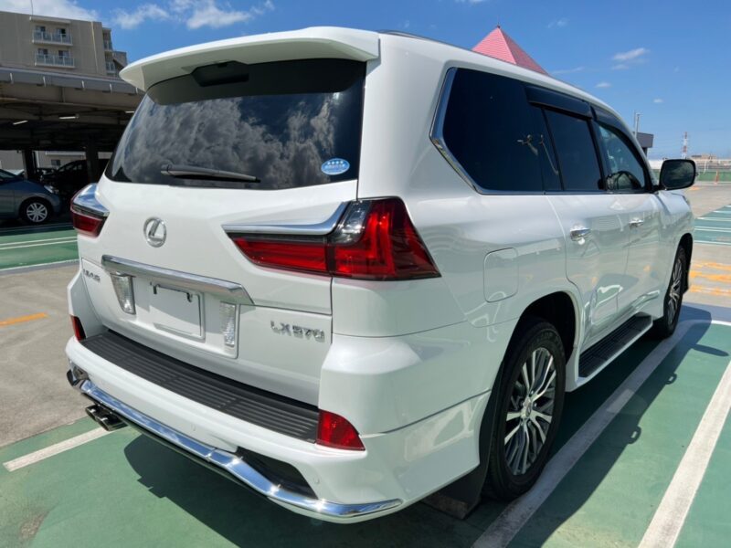 レクサスLX570 4WD★低走行1.6万k★極良極美★絶好調★大迫力★サンルーフ★装備充実★税金完納★国内最安値画像7