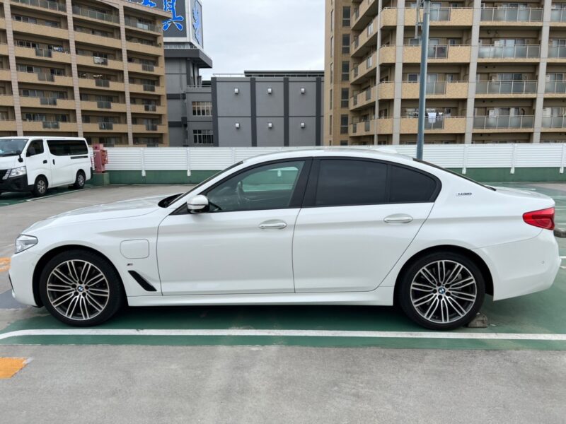 BMW 530e Mスポーツ アイパフォーマンス★税金完納★PHEV プラグインハイブリッド★黒レザー★極良極美★低走行★国内最安値画像3