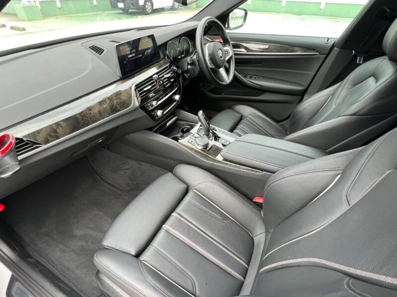 BMW 530e Mスポーツ アイパフォーマンス★税金完納★PHEV プラグインハイブリッド★黒レザー★極良極美★低走行★国内最安値画像11